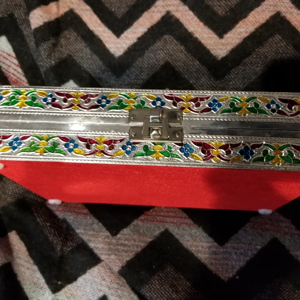 Decorative Aluminum Rings Jewelry Box Square in center - Picture 6 of 7